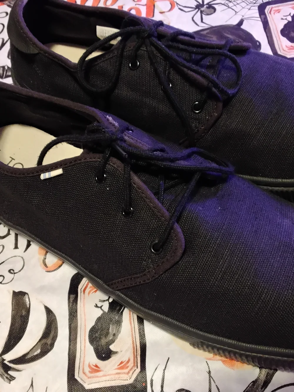 Toms men's size 13 canvas black tennis shoes sneakers lace up